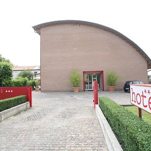 15.92 Hotel